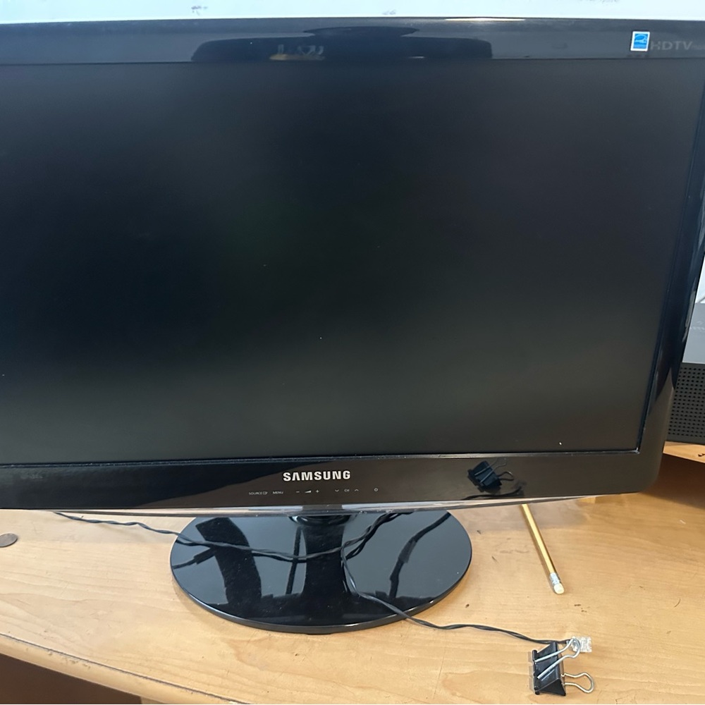 Samsung Glossy Black HD Monitor